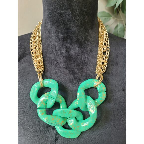 Women's Chunky Green Resin Chain Necklace With Gold Lobster Clasp Lock - Picture 2 of 7